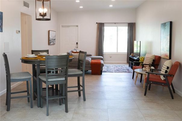 Dining room, Interior, Pendant Lights, Recessed Lighting