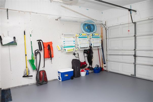 Garage, Interior