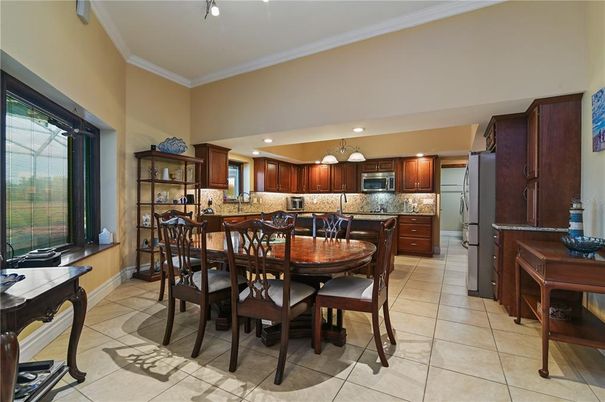 Dining room, Interior, Kitchen, Recessed Lighting, Stainless Steel Appliances