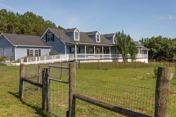 Backyard, Exterior, Facade, Cape Cod