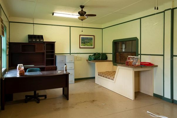 Home Office, Interior
