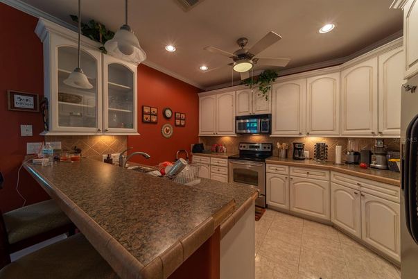 Interior, Kitchen, Pendant Lights, Recessed Lighting, Stainless Steel Appliances