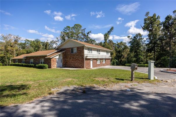 Backyard, Exterior, Facade, Brick Facade, Split Level