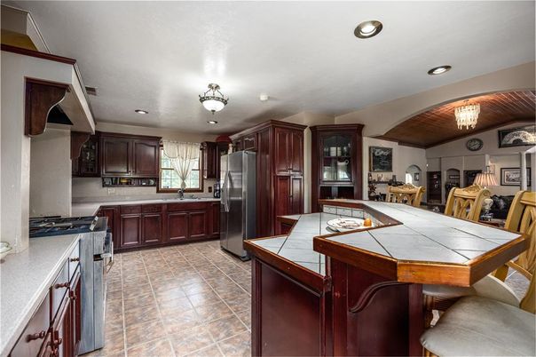 Chandelier, Dining room, Interior, Kitchen, Recessed Lighting, Stainless Steel Appliances