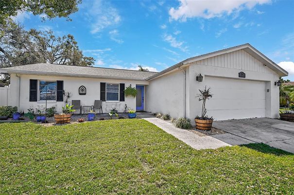 Attached, Exterior, Facade, Ranch