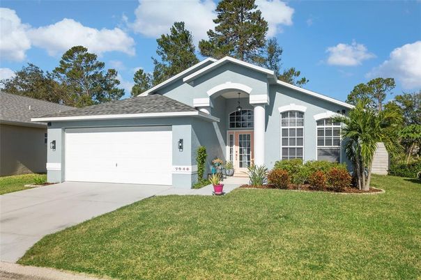 Attached, Exterior, Facade, Ranch