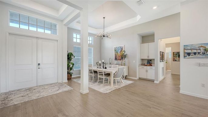 Chandelier, Dining room, Interior, Pendant Lights, Recessed Lighting, Wood Texture Flooring