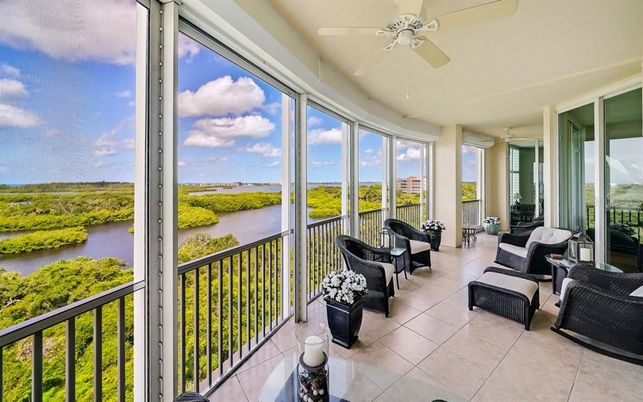 Interior, Sun Room, Water