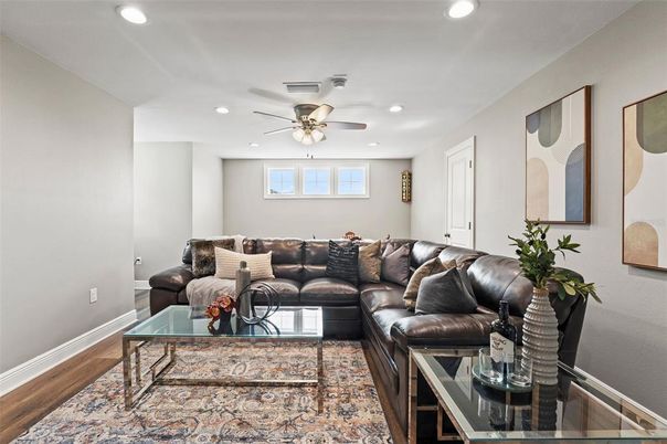 Interior, Living room, Recessed Lighting, Wood Texture Flooring