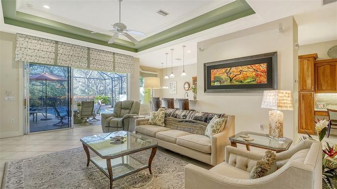 Interior, Living room, Pendant Lights, Recessed Lighting