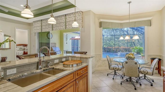 Dining room, Interior, Kitchen, Pendant Lights
