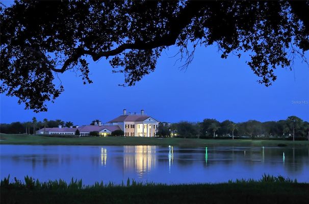 Exterior, Lake