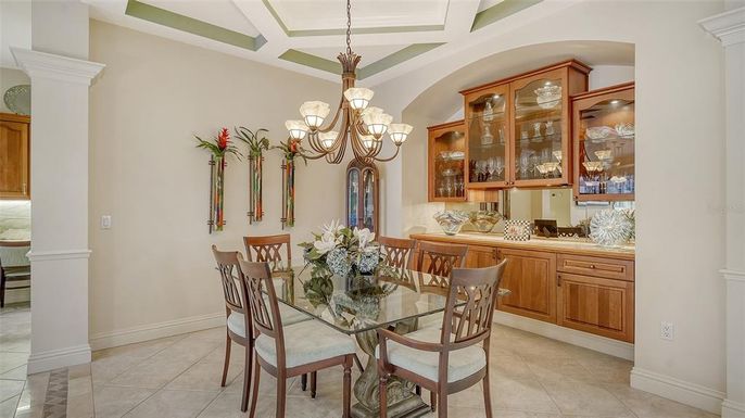 Chandelier, Dining room, Interior