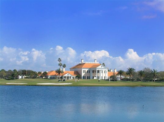 Exterior, Lake