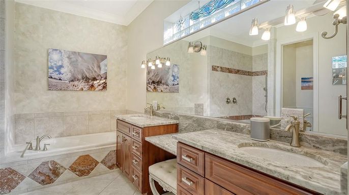 Bathroom, Dual Sink Vanities, Interior