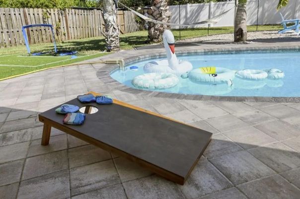 Exterior, Pool