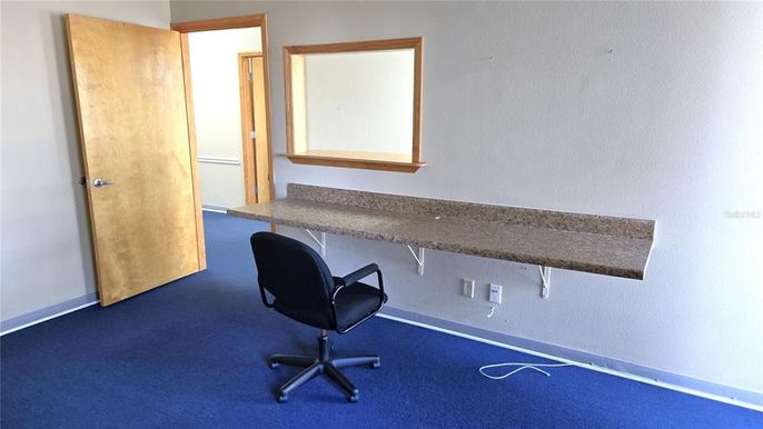 Home Office, Interior