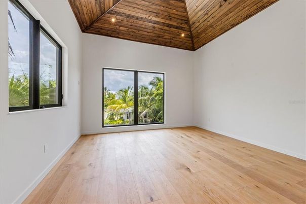 Empty room, Interior, Recessed Lighting, Wooden Ceilings, Wood Texture Flooring