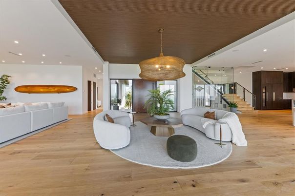 Interior, Living room, Pendant Lights, Recessed Lighting, Wood Texture Flooring