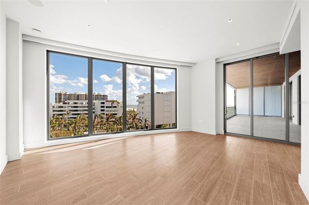 Empty room, Interior, Recessed Lighting, Wood Texture Flooring
