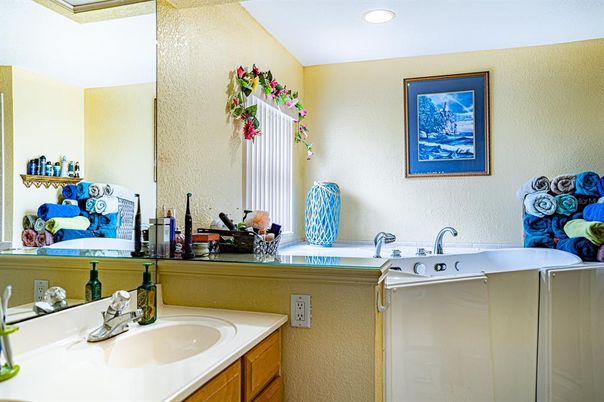 Bathroom, Interior, Recessed Lighting