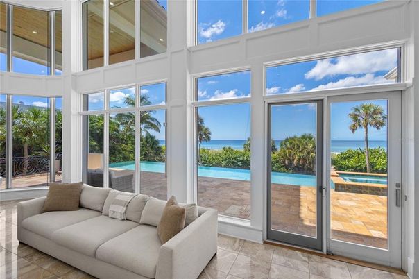 Interior, Sun Room, Water