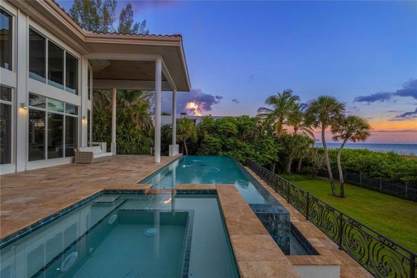 Exterior, Pool, Water