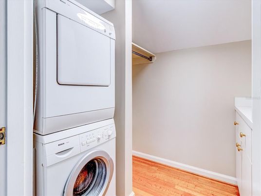 Interior, Utility Closets, Washer, Wood Texture Flooring