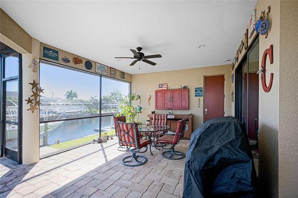 Dining room, Interior, Recessed Lighting, Water