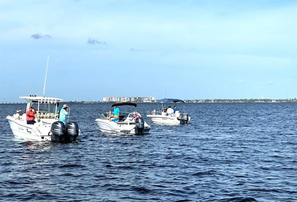 Exterior, Lake