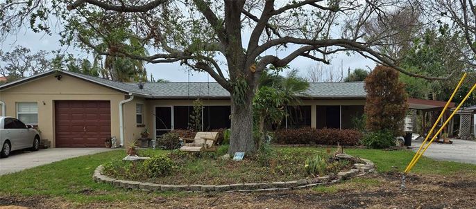 Attached, Exterior, Facade, Ranch