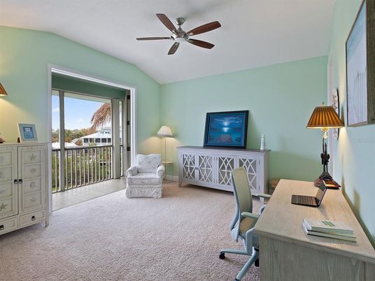 Home Office, Interior