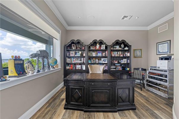 Home Office, Interior, Recessed Lighting, Wood Texture Flooring