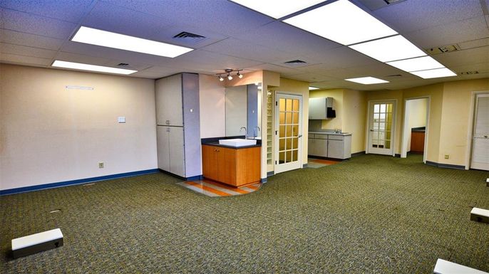 Empty room, Interior, Recessed Lighting
