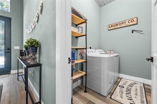 Interior, Washer, Wood Texture Flooring