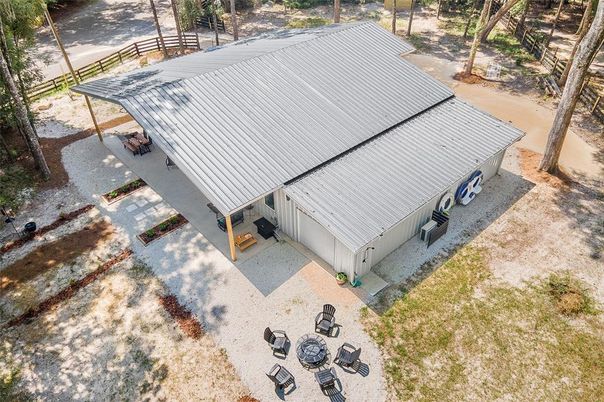 Exterior, Drone