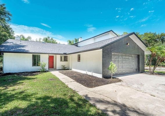 Attached, Exterior, Facade, Ranch