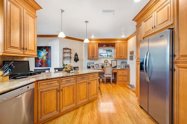 Dining room, Interior, Kitchen, Pendant Lights, Recessed Lighting, Stainless Steel Appliances, Wood Texture Flooring