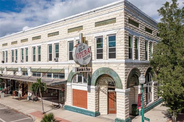 Exterior, Facade, None