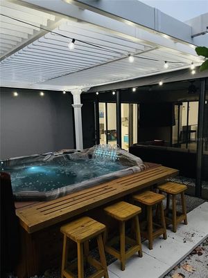 Exterior, Hot Tub, Interior