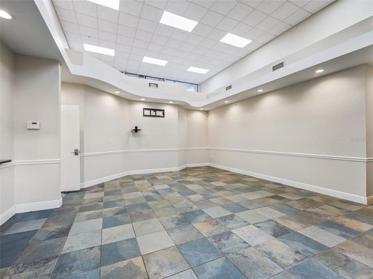 Empty room, Interior, Recessed Lighting