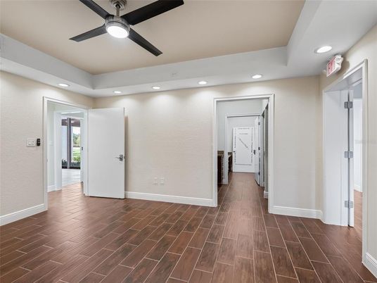 Interior, Recessed Lighting, Wood Texture Flooring