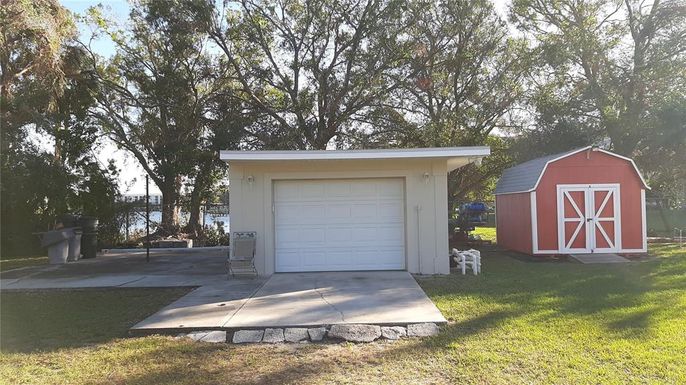 Detached Garage, Exterior