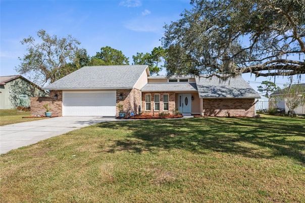 Attached, Exterior, Facade, Brick Facade, Ranch