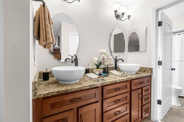 Bathroom, Dual Sink Vanities, Interior