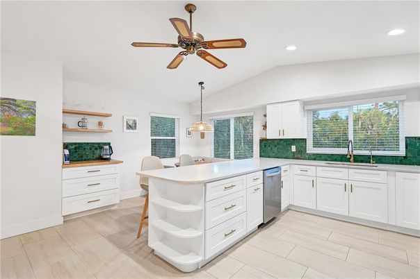 Dining room, Interior, Kitchen, Pendant Lights, Recessed Lighting, Wood Texture Flooring