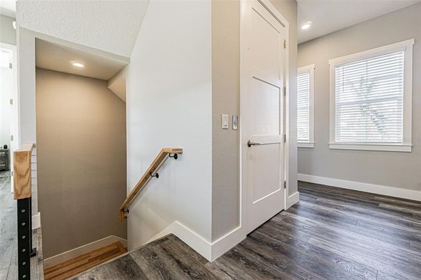 Interior, Recessed Lighting, Wood Texture Flooring