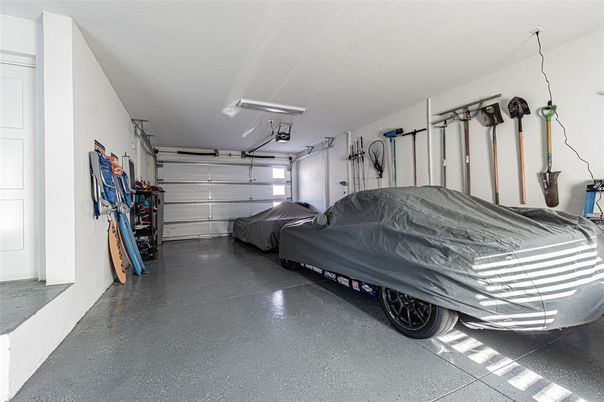 Garage, Interior