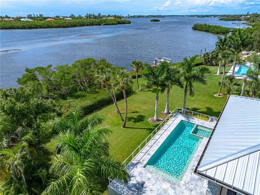 Exterior, Lake, Pool, Water