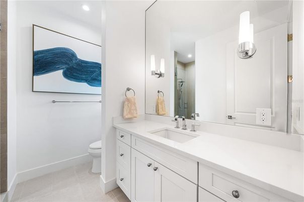 Bathroom, Dual Sink Vanities, Interior, Recessed Lighting